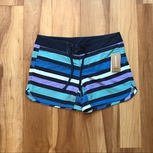 Patagonia Womens Wavefarer 5” Board Shorts in Water Ribbons Dam Blue size 0